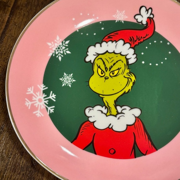 The Grinch with Snowflakes Pink and Green Salad Plate - Picture 2 of 6